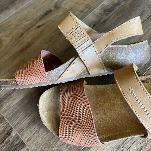 OTBT Tan Brown Perforated Leather Florence Sandal Wedge Sandals Size 5 like new - Picture 11 of 16